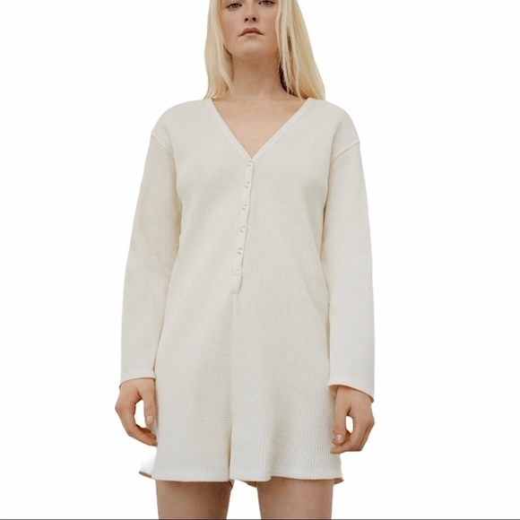 ZARA Short Textured Weave Jumpsuit - Picture 2 of 6